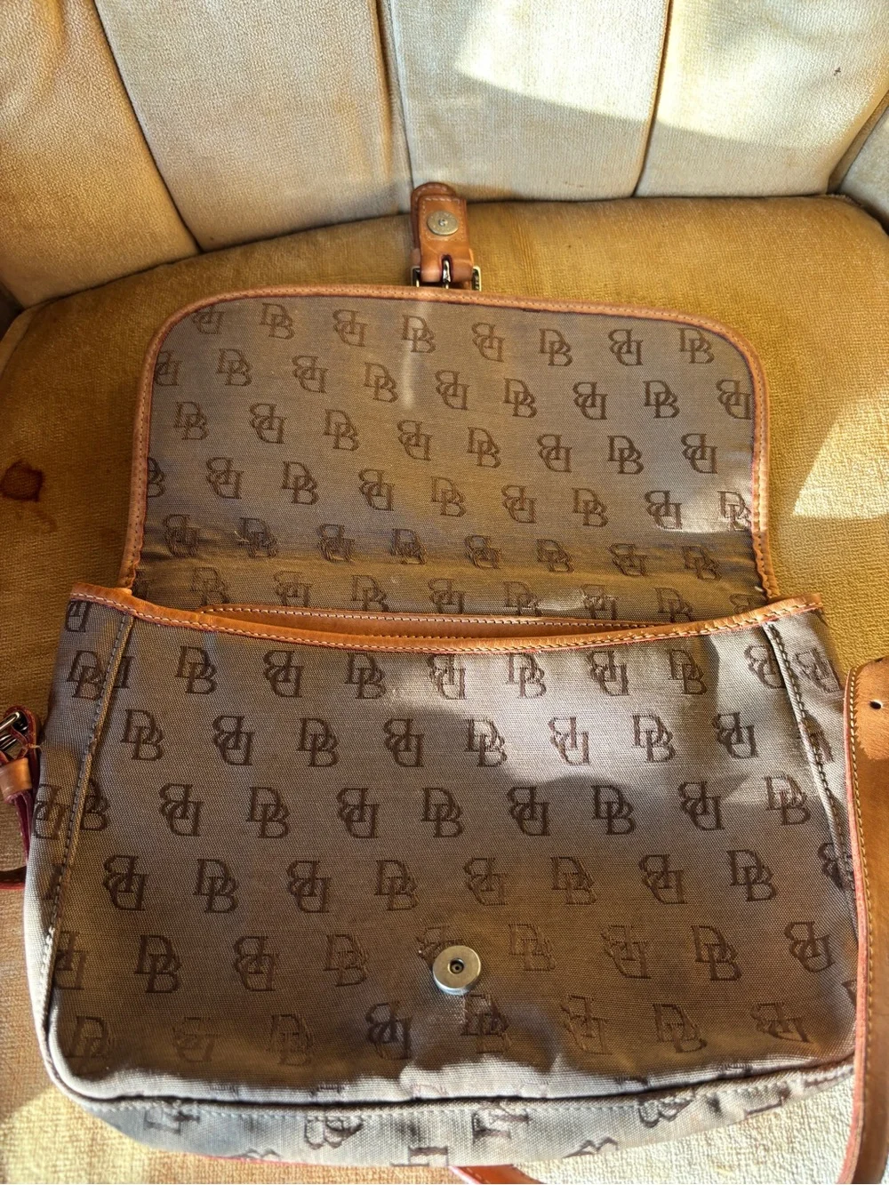 Dooney & Bourke such good